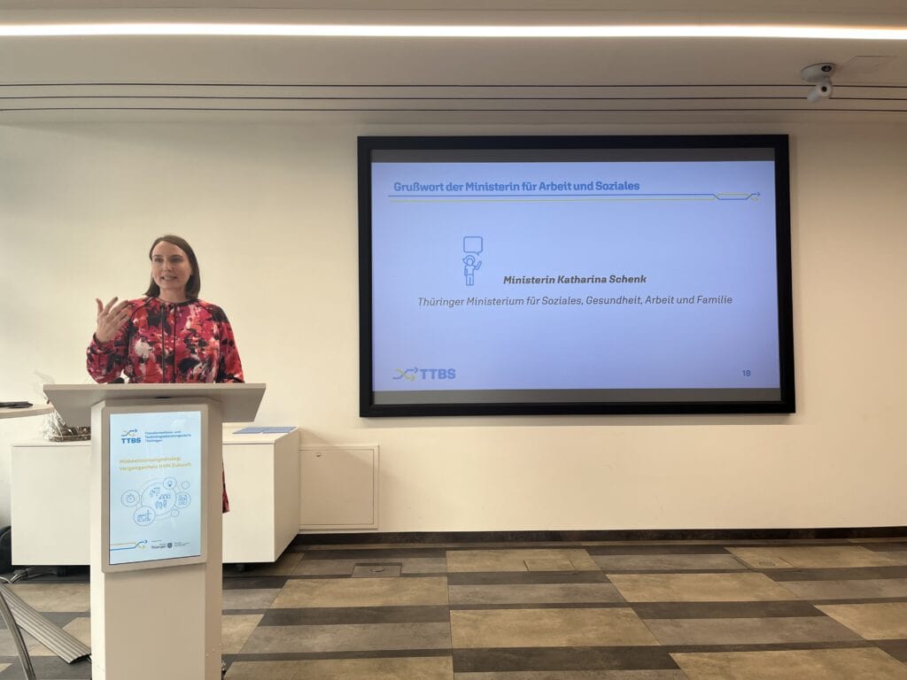 1. Thüringer Ministerin bei TTBS Thüringen, wichtige Informationen zur sozialen Arbeit.