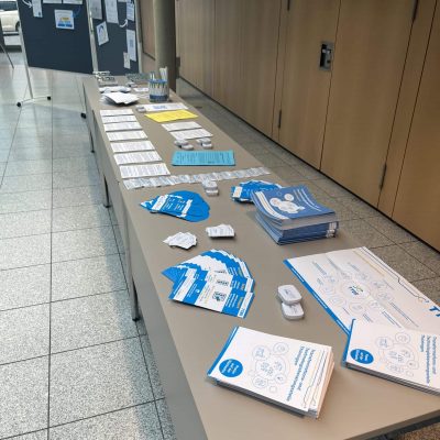 Verkehrssicherheitsmesse Thuringen, Informationsstand mit Broschüren und Flyern, TTBS Thüringen.