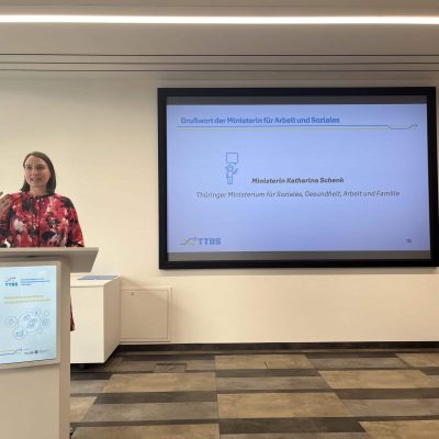 1. Thüringer Ministerin bei TTBS Thüringen, wichtige Informationen zur sozialen Arbeit.