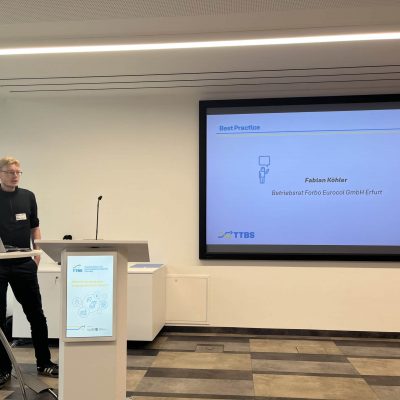 Innovatives TTBS Thüringen Treffen mit Experten für nachhaltige Technologien und Digitalisierung.